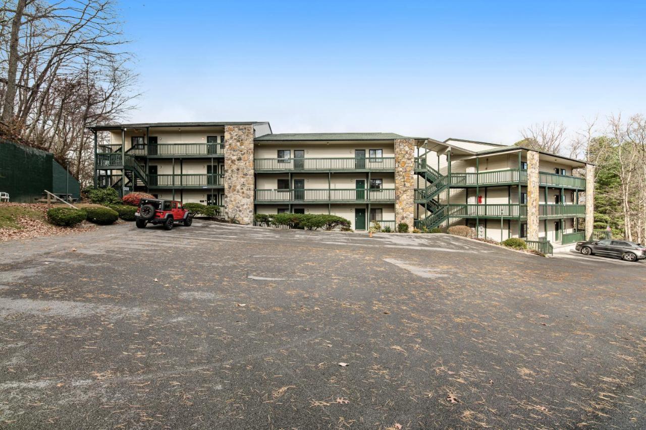 Mountain Top Retreat Apartment Gatlinburg Exterior photo