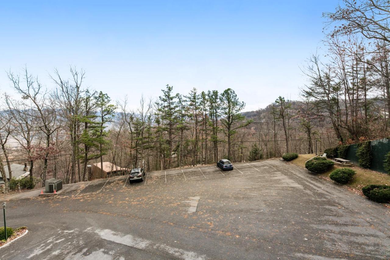 Mountain Top Retreat Apartment Gatlinburg Exterior photo