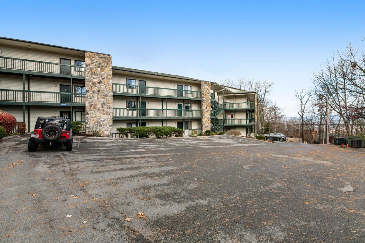 Mountain Top Retreat Apartment Gatlinburg Exterior photo